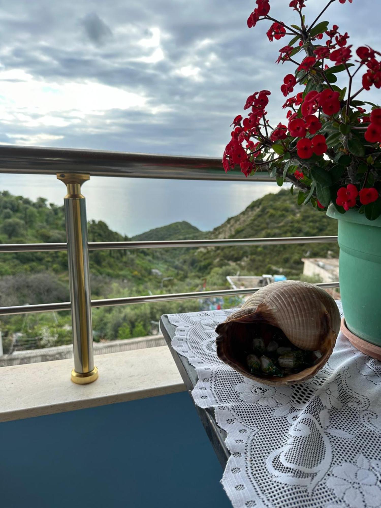 Selami Sea View Apartments Лукове Экстерьер фото